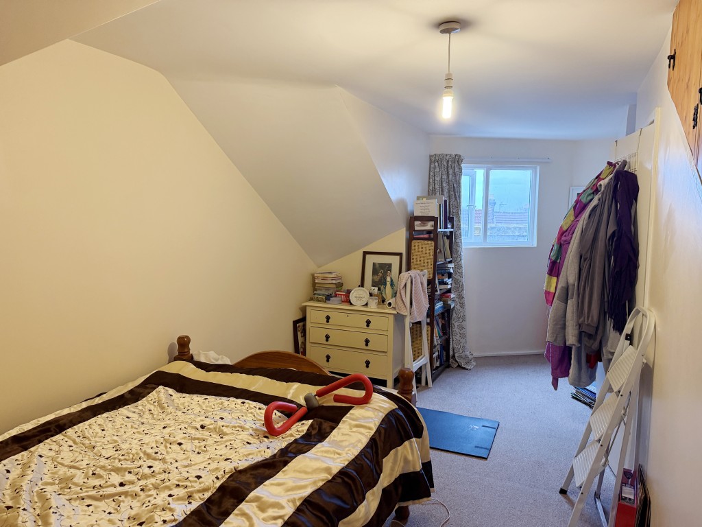 Lot: 167 - TWO-BEDROOM FIRST FLOOR MAISONETTE - Alternative view of bedroom on second floor